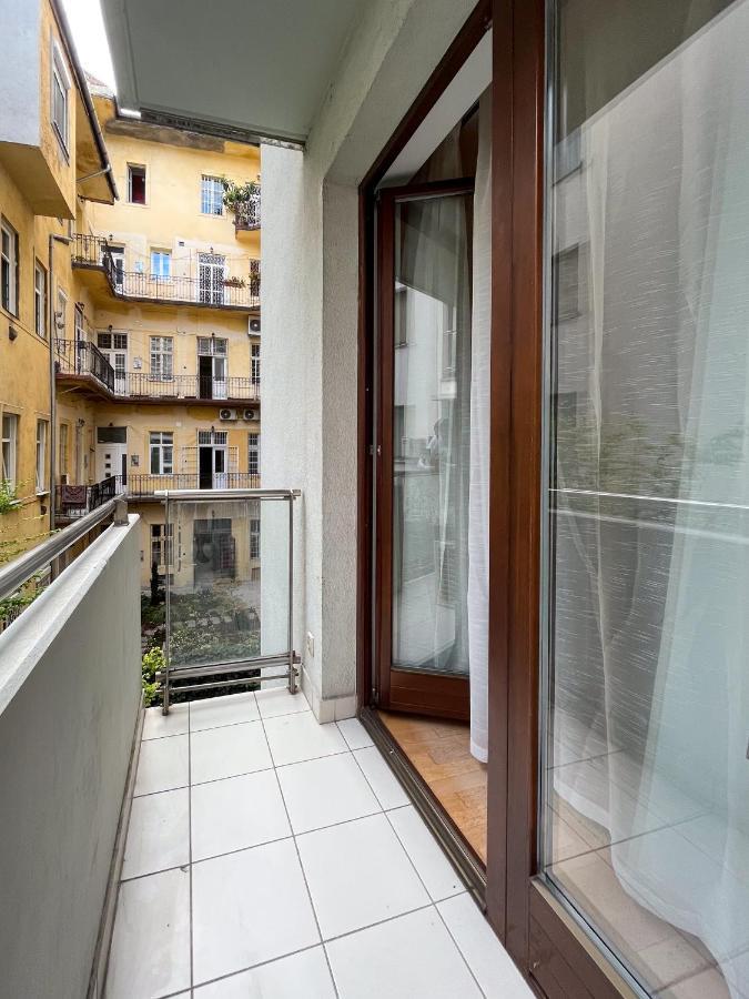 Urban Oasis With Free Parking Apartment Budapest Luaran gambar
